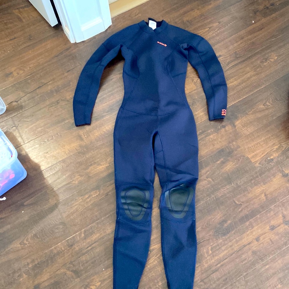 Olaian/ Decathlon wetsuit